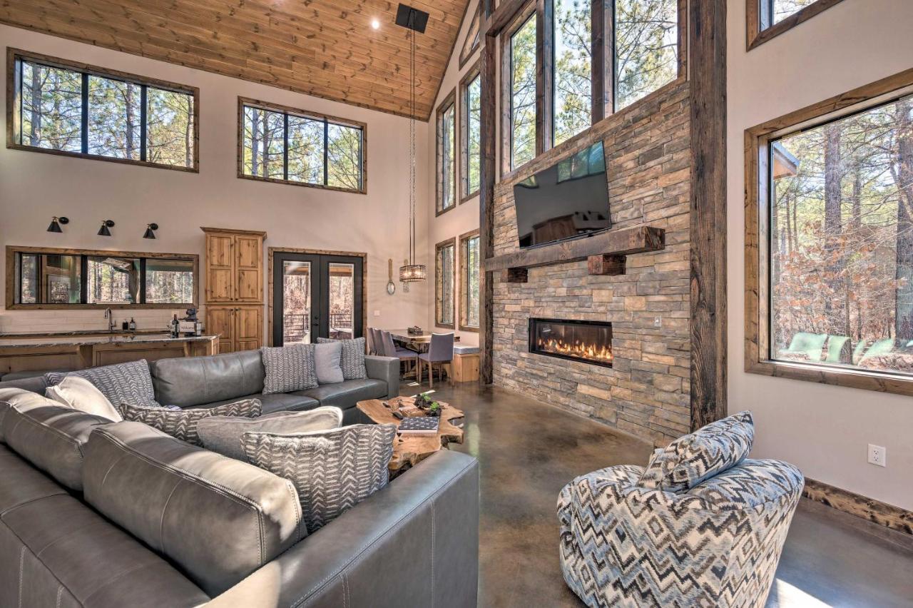 Broken Bow Lazy Dog Lodge With Hot Tub, Pool Table المظهر الخارجي الصورة