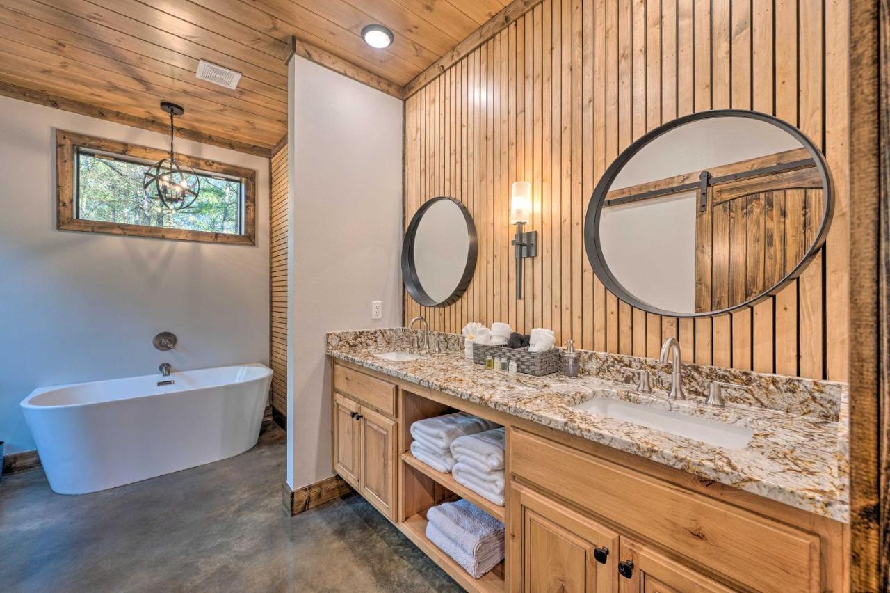 Broken Bow Lazy Dog Lodge With Hot Tub, Pool Table المظهر الخارجي الصورة