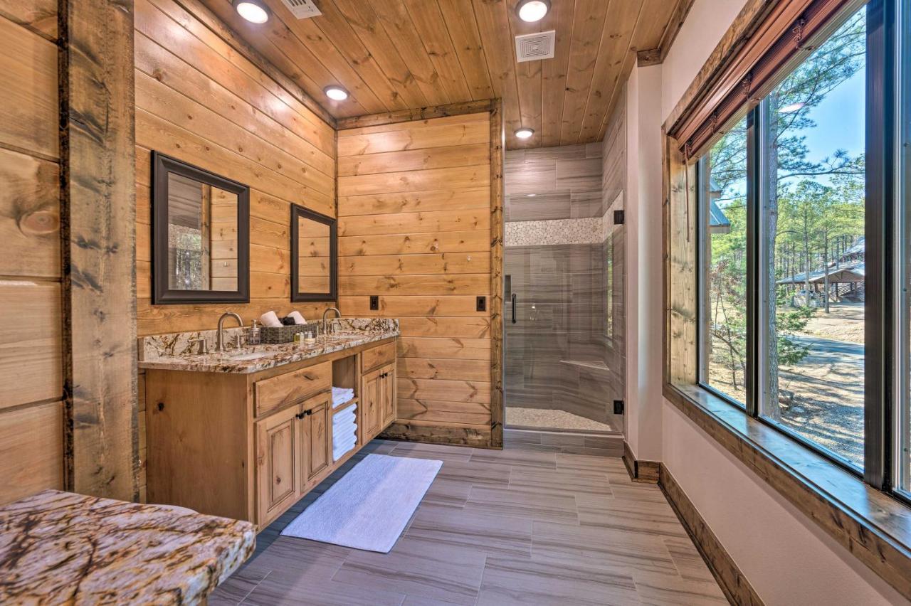 Broken Bow Lazy Dog Lodge With Hot Tub, Pool Table المظهر الخارجي الصورة