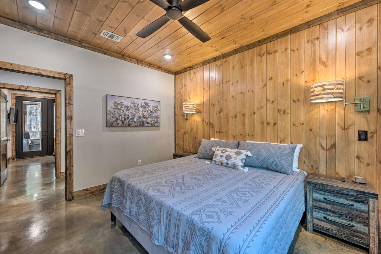 Broken Bow Lazy Dog Lodge With Hot Tub, Pool Table المظهر الخارجي الصورة