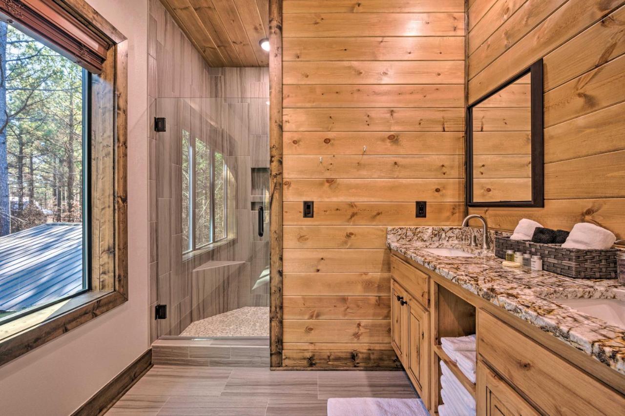 Broken Bow Lazy Dog Lodge With Hot Tub, Pool Table المظهر الخارجي الصورة
